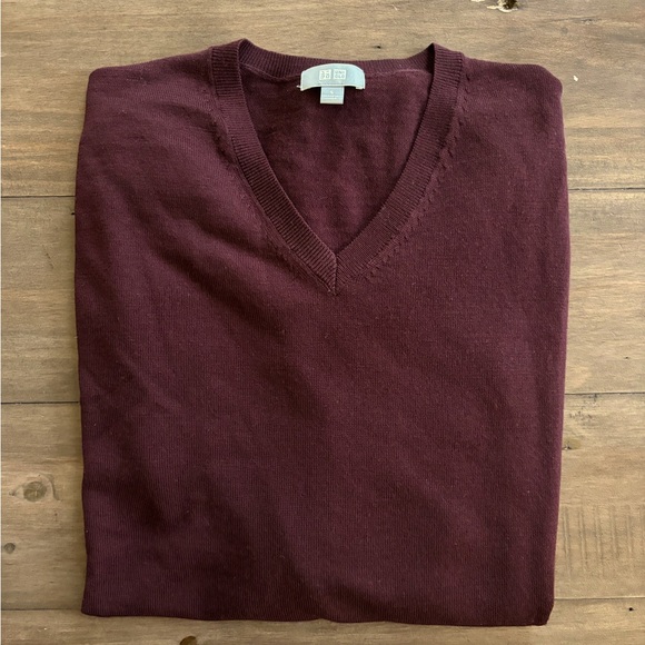 Uniqlo Extra Fine Merino Wool Vneck Sweater - Picture 1 of 1